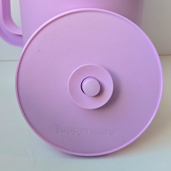 NWOT Tupperware 2 Quart Pitcher w Lid, RARE Lavender/Pink, Heritage Collection - Picture 6 of 7